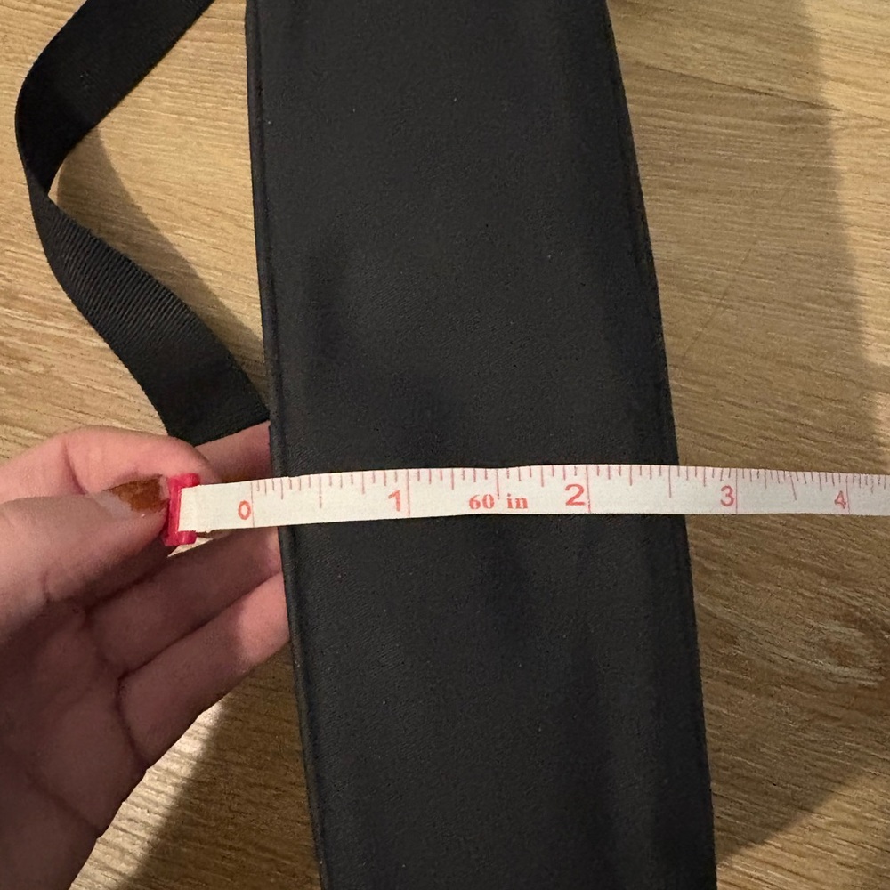 Lululemon Crossbody Camera Bag 2L in Black / Silver - Picture 15 of 15